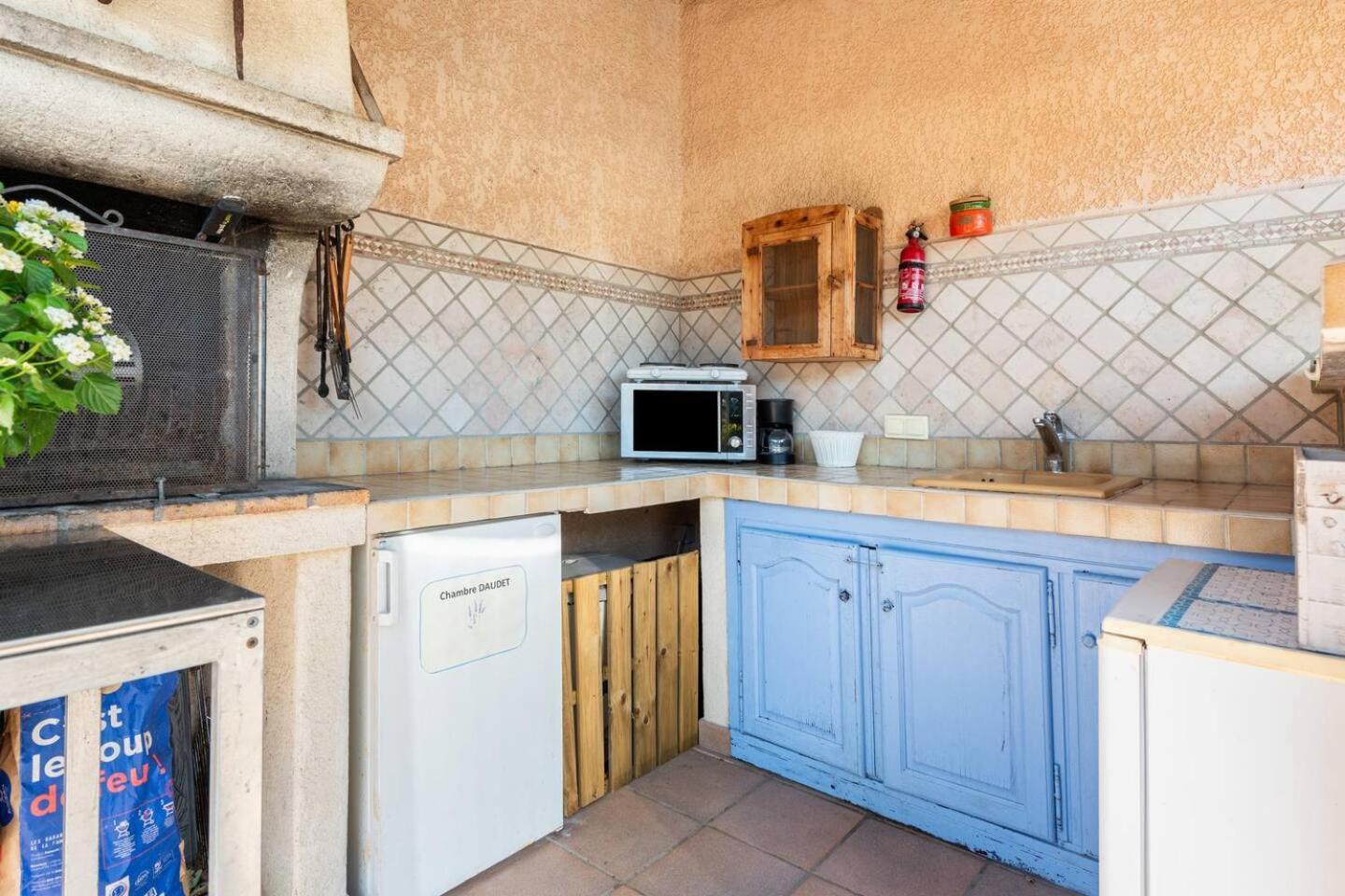 نا لي بين Chambre Et Table D'Hotes Villa Pomponette المظهر الخارجي الصورة